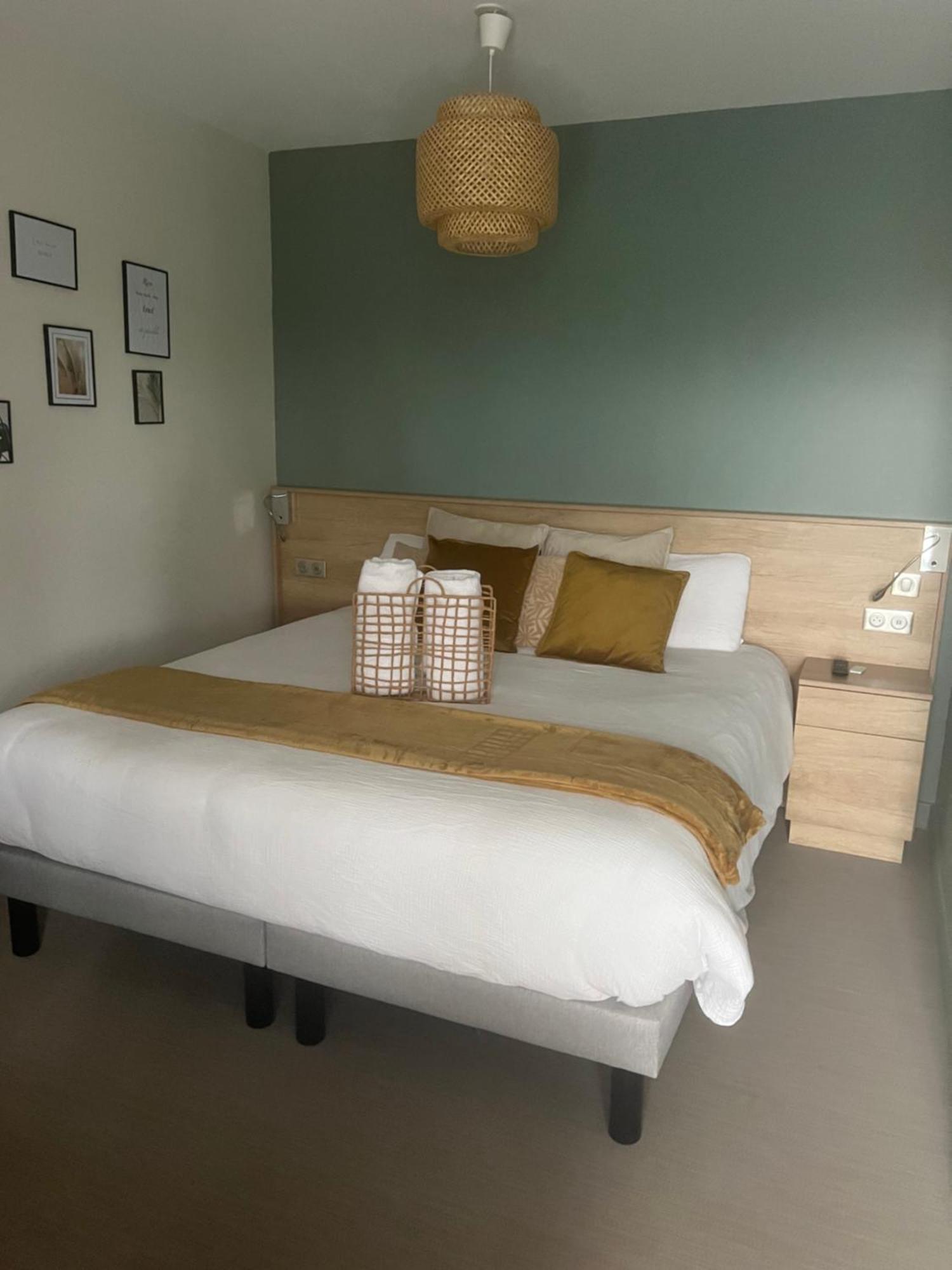 Chambre Privatisee L'Ermitage Vue Sur La Mayenne Шато-Ґонтьє Екстер'єр фото